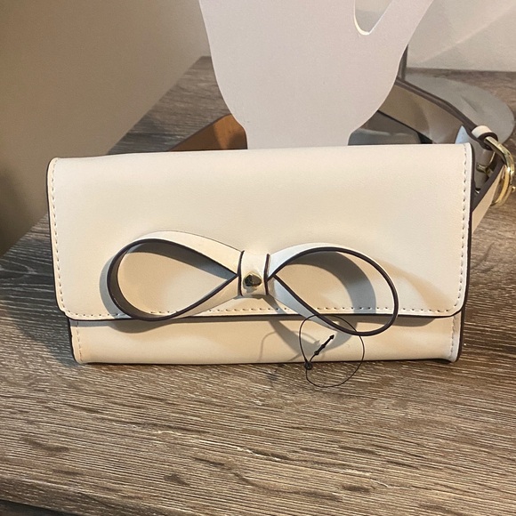 kate spade Handbags - Kate Spade New York NWOT Ivory Cream Leather Crossbody Belt Bag with Bow 7x4 S/M